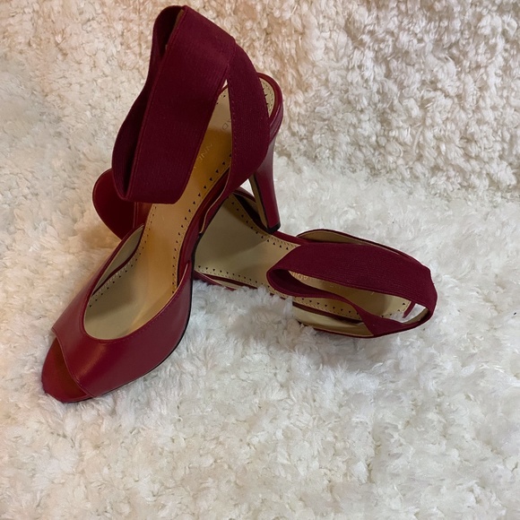 New Maroon Shoes - Picture 2 of 5
